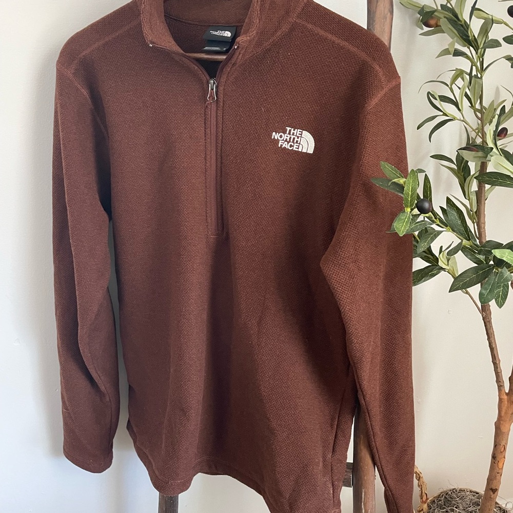 The North Face Men's Quarter Zip - Picture 3 of 4